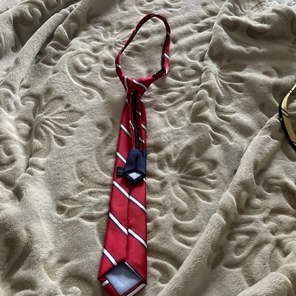 Tommy Hilfiger Boys adjustable tie